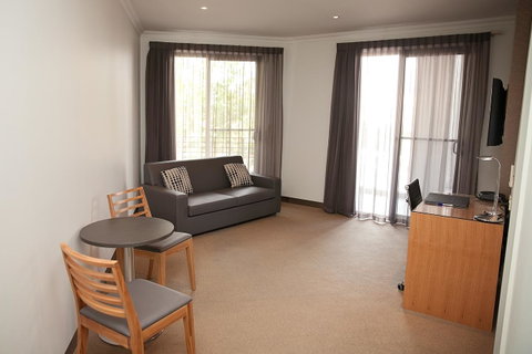 Mawson Lakes Hotel - Sunshine Coast Guide 38