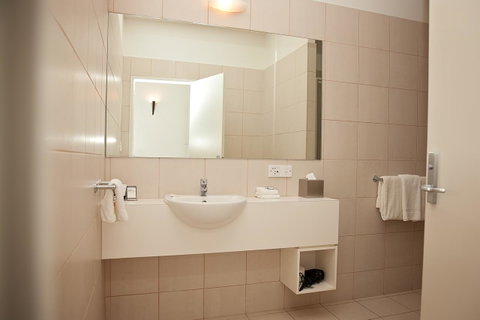 Mawson Lakes Hotel - Sunshine Coast Guide 36