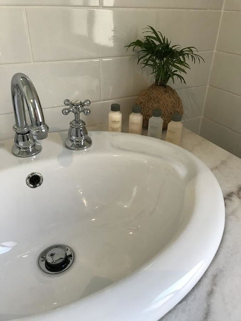 Adagio In Auburn - Sunshine Coast Guide 20