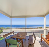 Pearl by the Sea - Sunshine Coast Guide