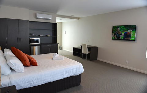 Robe Marina Accommodation - Sunshine Coast Guide 35