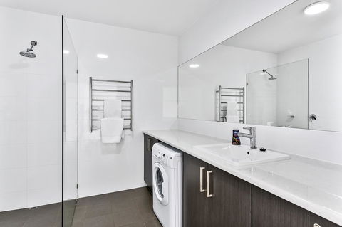 Robe Marina Accommodation - Sunshine Coast Guide 18