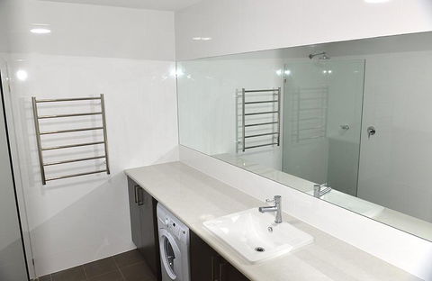 Robe Marina Accommodation - Sunshine Coast Guide 34