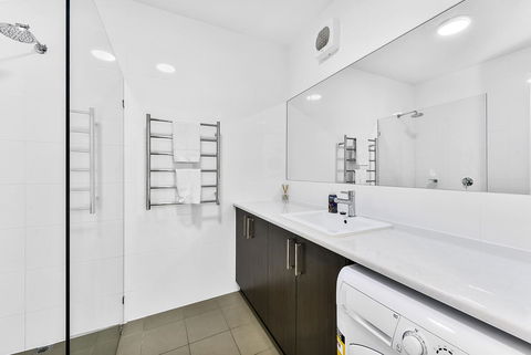 Robe Marina Accommodation - Sunshine Coast Guide 15
