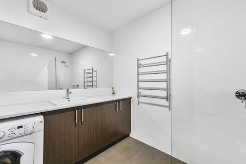 Robe Marina Accommodation - Sunshine Coast Guide 30