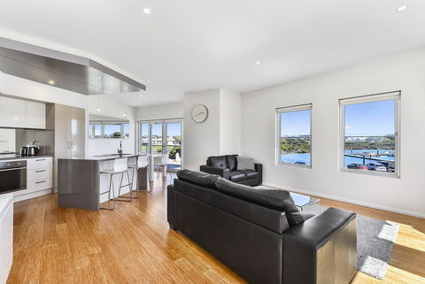 Robe Marina Accommodation - Sunshine Coast Guide 22