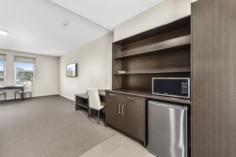 Robe Marina Accommodation - Sunshine Coast Guide 8