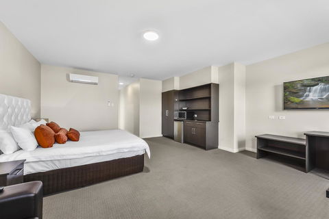 Robe Marina Accommodation - Sunshine Coast Guide 10