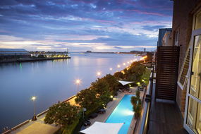 Book Newcastle Accommodation Sunshine Coast Guide Sunshine Coast Guide