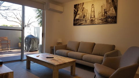 North Adelaide Apartment - Sunshine Coast Guide 5