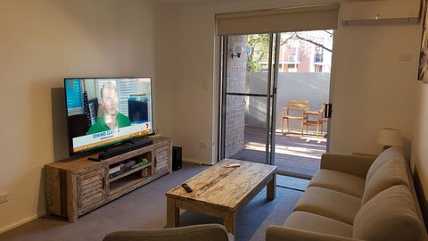 North Adelaide Apartment - Sunshine Coast Guide 4