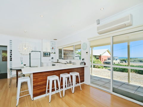 Boat House - Sunshine Coast Guide 1