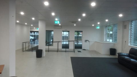 Perth City Backpackers Hostel - Note - Valid Passport Required To Check In - Sunshine Coast Guide 13