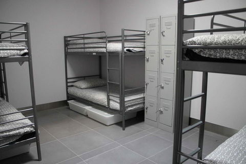 Perth City Backpackers Hostel - Note - Valid Passport Required To Check In - Sunshine Coast Guide 3
