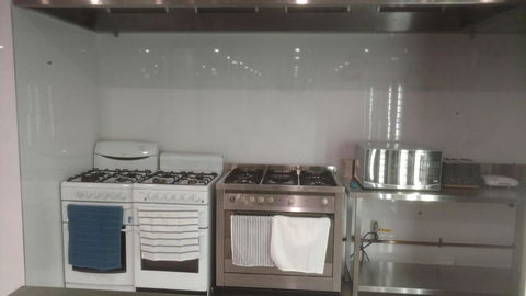 Perth City Backpackers Hostel - Note - Valid Passport Required To Check In - Sunshine Coast Guide 10