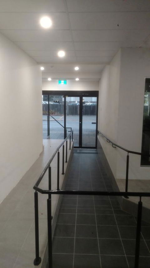 Perth City Backpackers Hostel - Note - Valid Passport Required To Check In - Sunshine Coast Guide 20