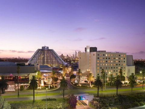 Crown Promenade Perth - Sunshine Coast Guide 6