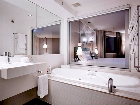 Crown Promenade Perth - Sunshine Coast Guide 4