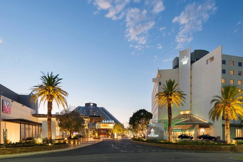 Crown Promenade Perth - Sunshine Coast Guide 11