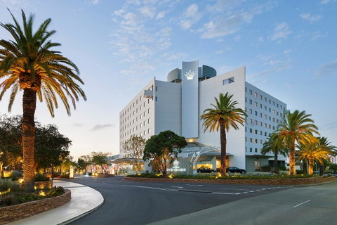 Crown Promenade Perth - Sunshine Coast Guide 0