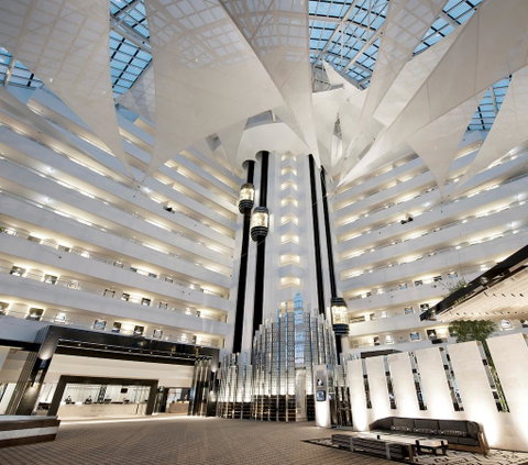 Crown Metropol Perth - Sunshine Coast Guide 2