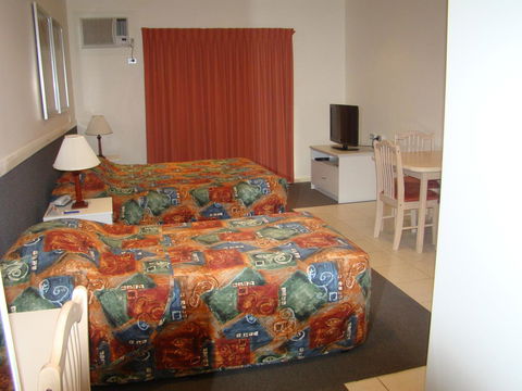Dunsborough Central Motel - Sunshine Coast Guide 17