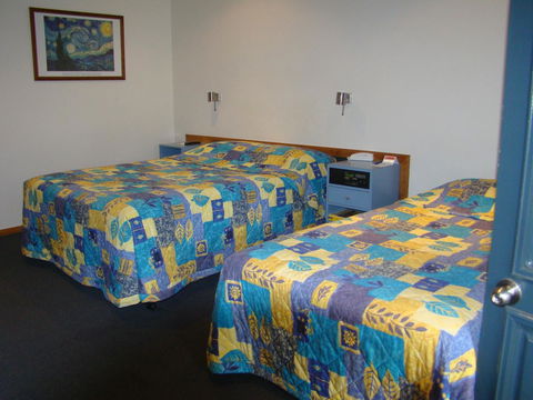 Dunsborough Central Motel - Sunshine Coast Guide 27