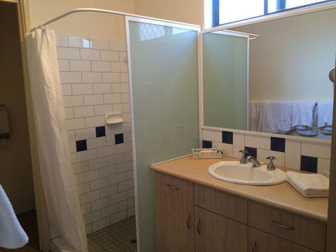 Dunsborough Central Motel - Sunshine Coast Guide 37