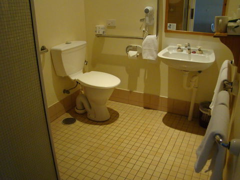 Dunsborough Central Motel - Sunshine Coast Guide 1