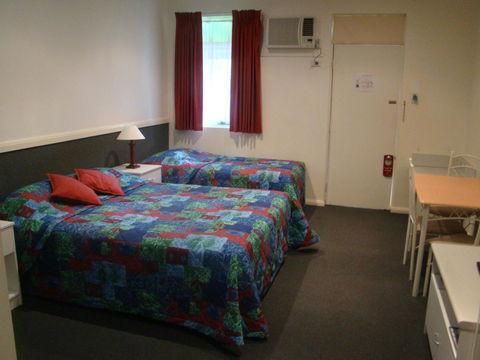 Dunsborough Central Motel - Sunshine Coast Guide 30