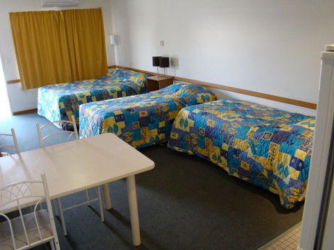 Dunsborough Central Motel - Sunshine Coast Guide 35
