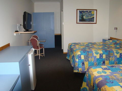 Dunsborough Central Motel - Sunshine Coast Guide 26