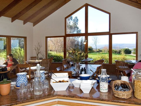 Chimes Spa Retreat - Sunshine Coast Guide 34
