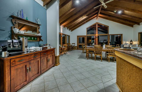 Chimes Spa Retreat - Sunshine Coast Guide 5
