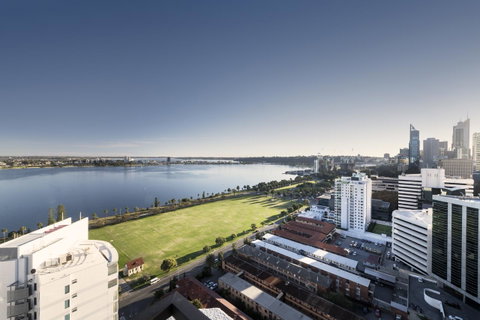 Pan Pacific Perth - Sunshine Coast Guide 19