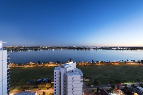 Pan Pacific Perth - Sunshine Coast Guide 7