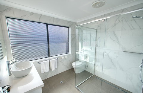 Albany Motel & Apartments - Sunshine Coast Guide 6