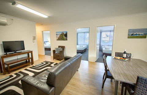 Albany Motel & Apartments - Sunshine Coast Guide 4