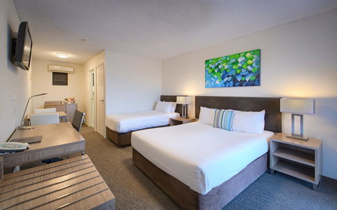 Albany Motel & Apartments - Sunshine Coast Guide 9