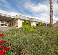 Dog Rock Motel - Sunshine Coast Guide