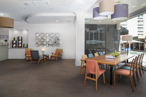Pensione Hotel Perth - Sunshine Coast Guide 18