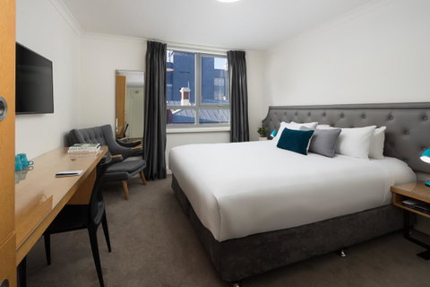 Pensione Hotel Perth - Sunshine Coast Guide 8