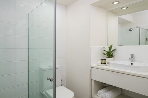 Pensione Hotel Perth - Sunshine Coast Guide 2