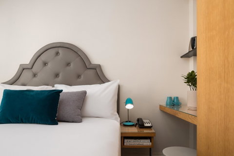 Pensione Hotel Perth - Sunshine Coast Guide 15