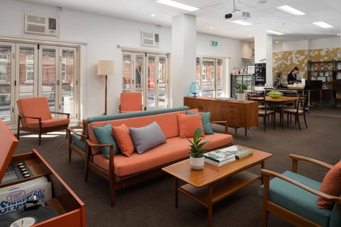 Pensione Hotel Perth - Sunshine Coast Guide 6