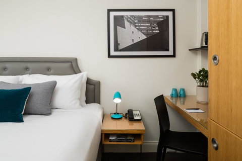 Pensione Hotel Perth - Sunshine Coast Guide 11