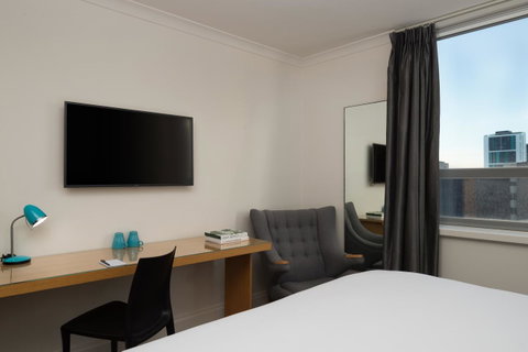 Pensione Hotel Perth - Sunshine Coast Guide 7