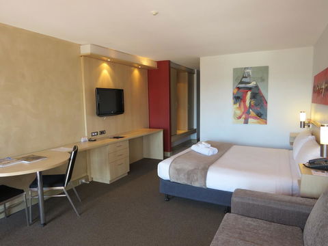 Metro Hotel Perth - Sunshine Coast Guide 34