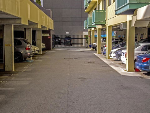 Mont Clare Boutique Apartments - Sunshine Coast Guide 13