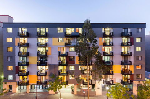 Mont Clare Boutique Apartments - Sunshine Coast Guide 0